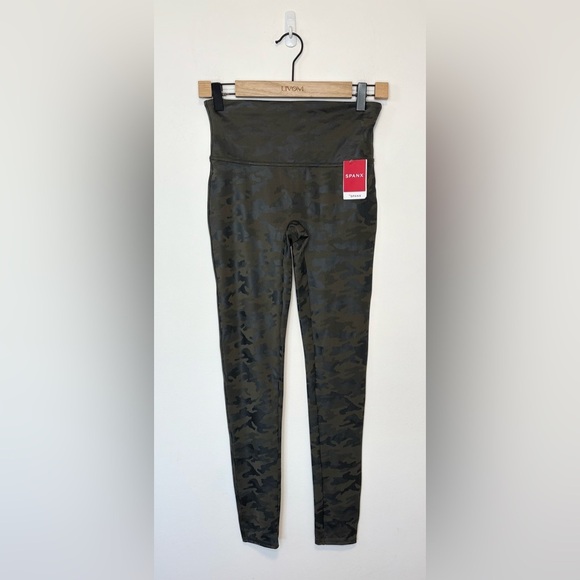 Spanx camo faux leather leggings NWT , sz : medium - Picture 5 of 11